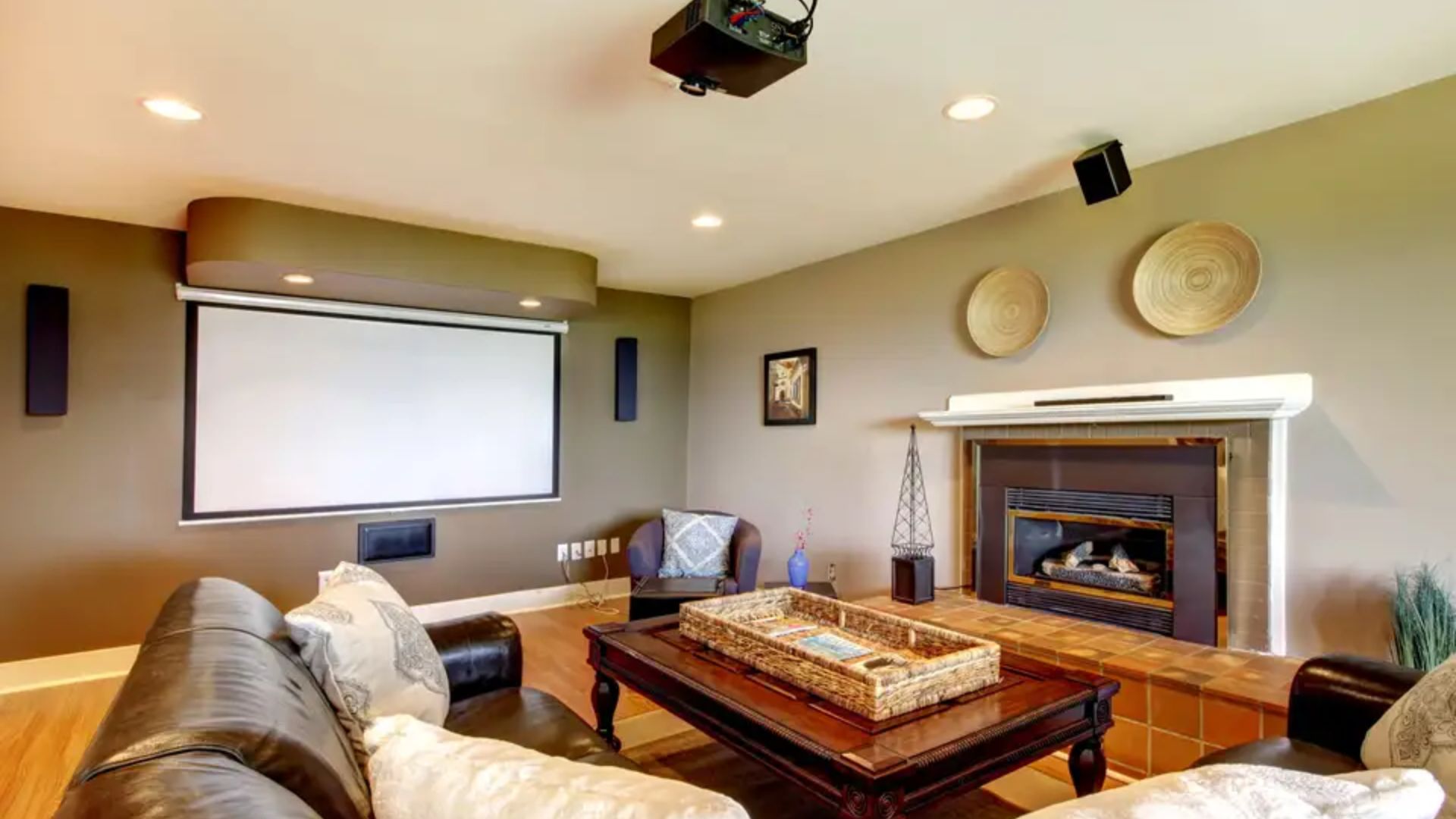 How Do Projectors and Video Walls Enhance Spaces 